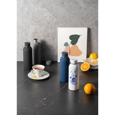 ODIN. Double wall vacuum stainless steel (36 recycled) bottle with rubber coating 550 mL